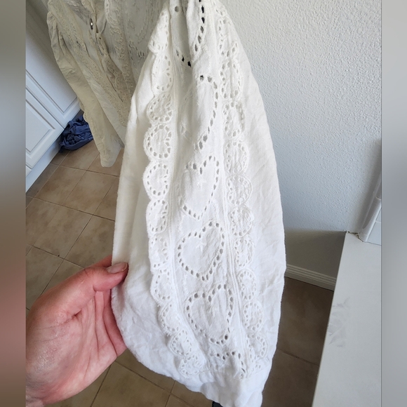White Eyelet Button-Up Blouse - Picture 5 of 5